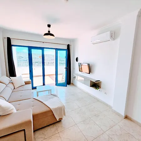 Eagle View Santa Claudia *